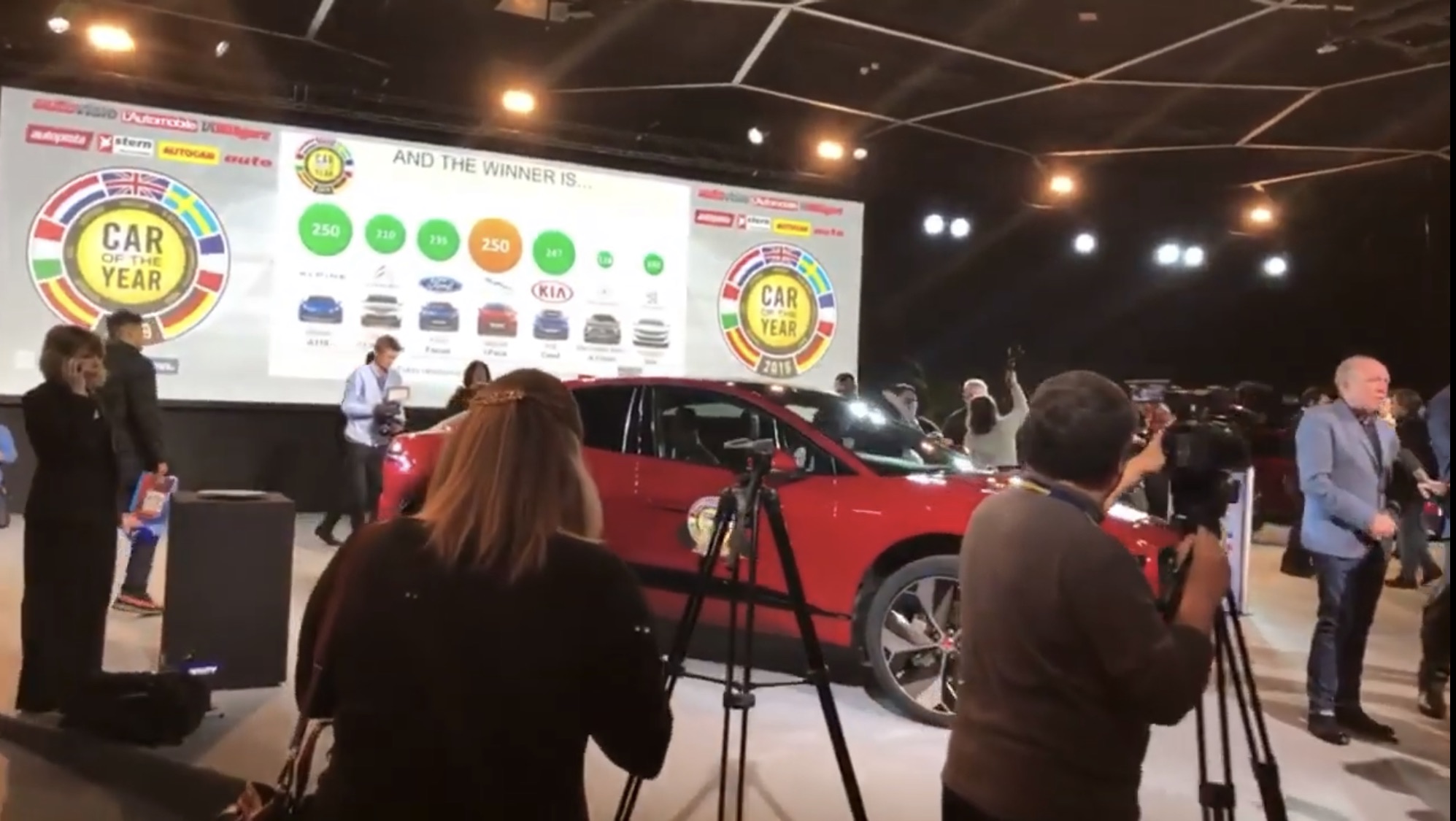 Jaguar I-Pace elettrica vince Auto dell’Anno 2019 – Foto Notizia