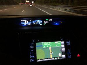 Toyota Mirai interni di notte