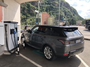 Range Rover ibrida ricarica a Bolzano