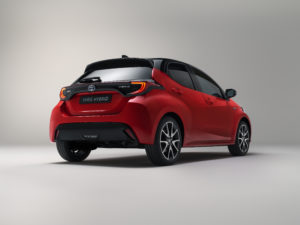 Toyota Yaris 2020 dietro