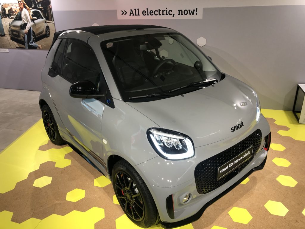 Smart EQ Fortwo con scritta all electric Valencia 2020