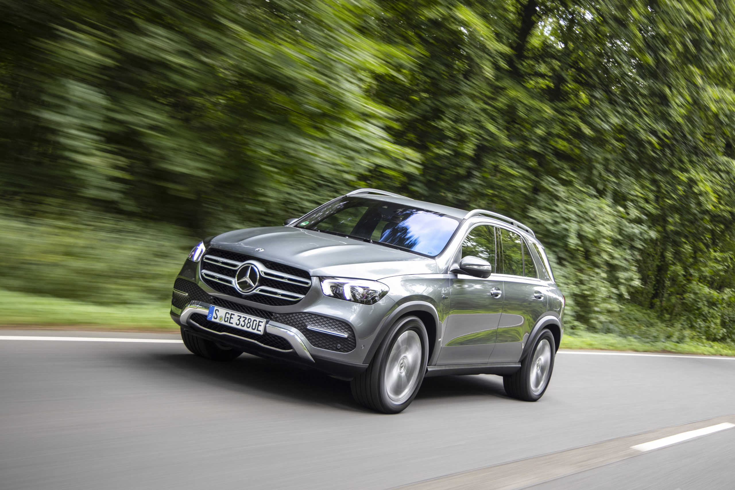 Mercedes GLE plug-in hybrid, 100 chilometri di autonomia in elettrico. Sarà vero?