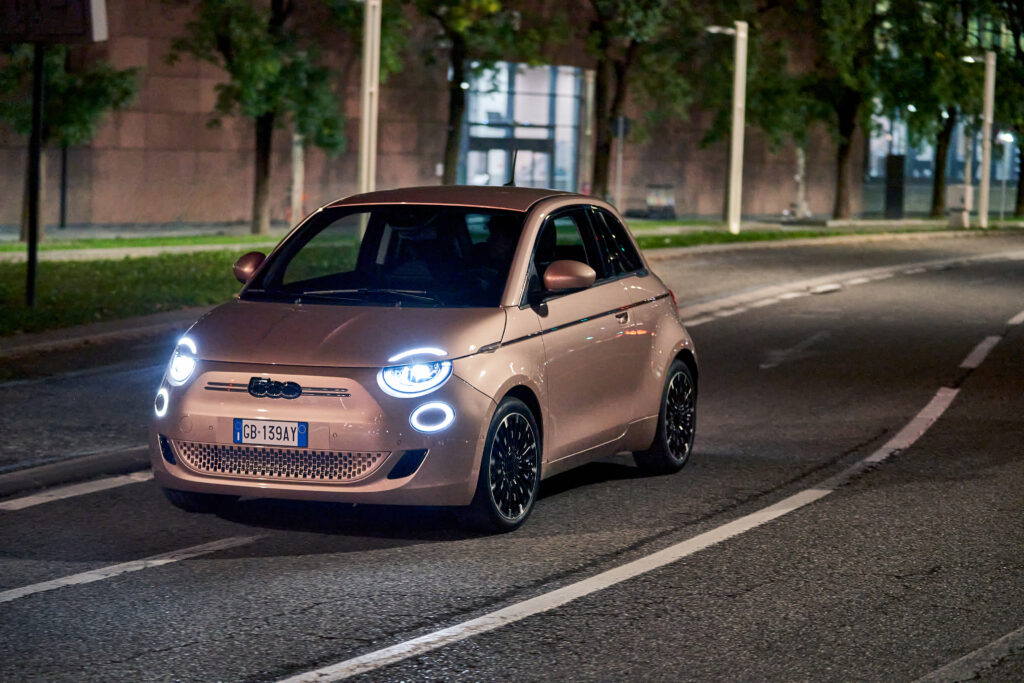 Fiat 500 elettrica 3+1 notte dinamica