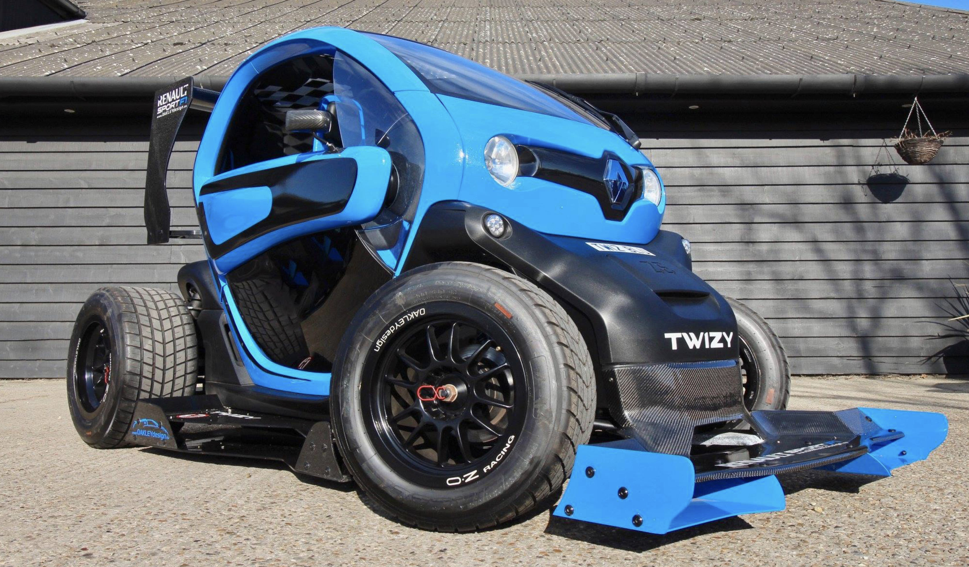 Twizy F1 Oakley Design