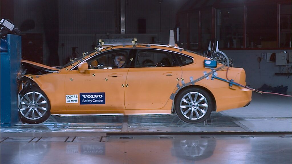 Volvo S90 Crash Test