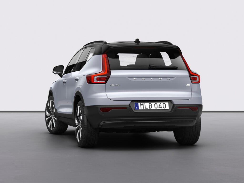 Volvo XC40 recare elettrica posteriore