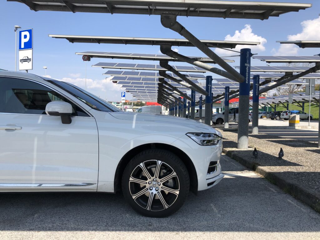 Volvo XC60 T6 plug-in muso profilo con pannelli