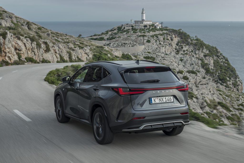 Lexus Nx posteriore dinamico