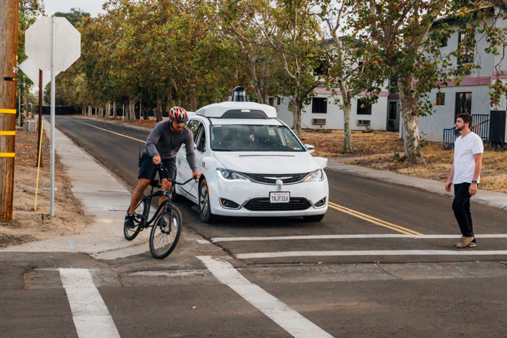 dilemma etico guida autonoma Waymo