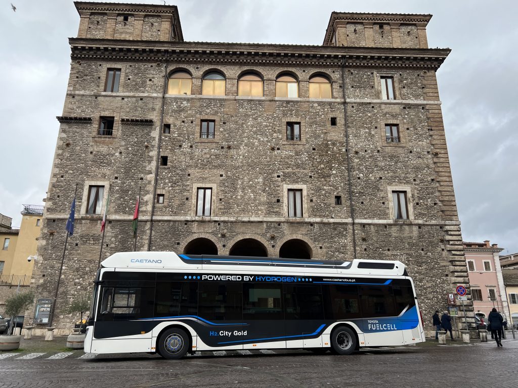 Autobus a idrogeno Toyota Palazzo Spada Terni