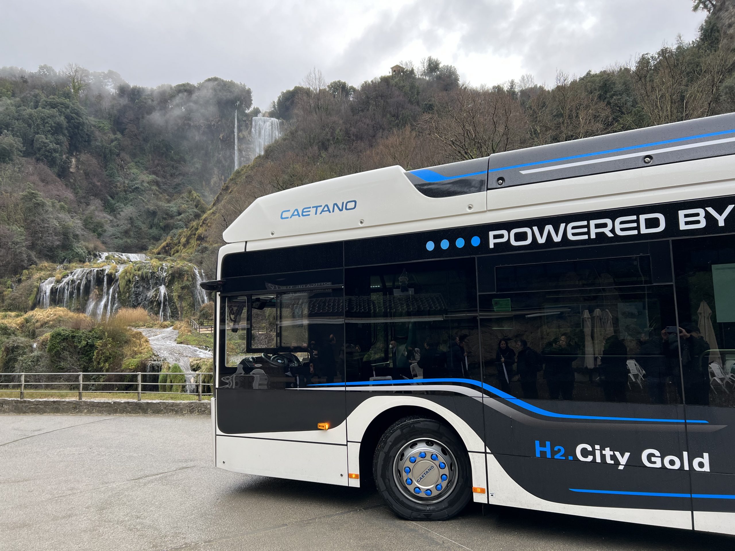 Autobus a idrogeno Toyota Cascata delle Marmore