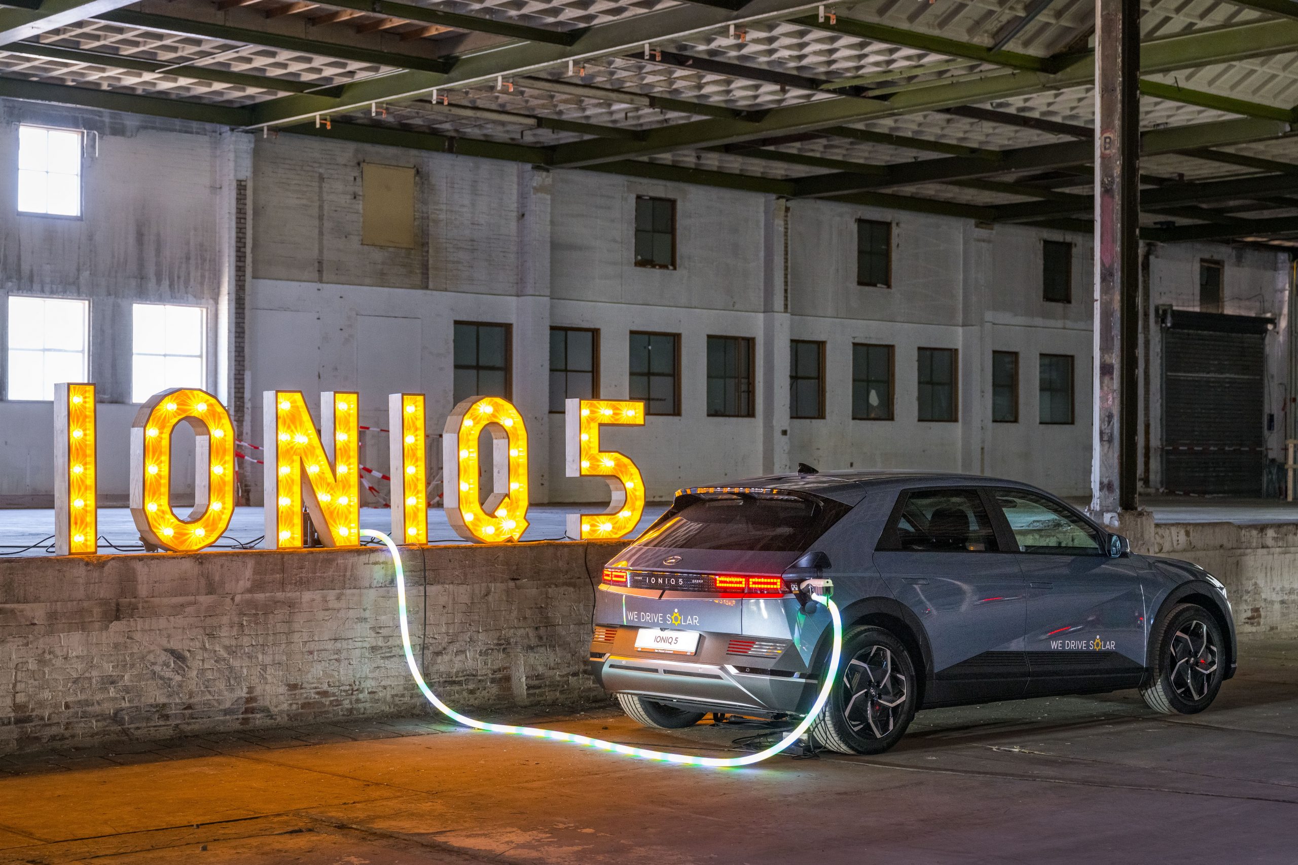 Hyundai Ioniq 5, prima mondiale del vehicle-to-grid su larga scala a Utrecht