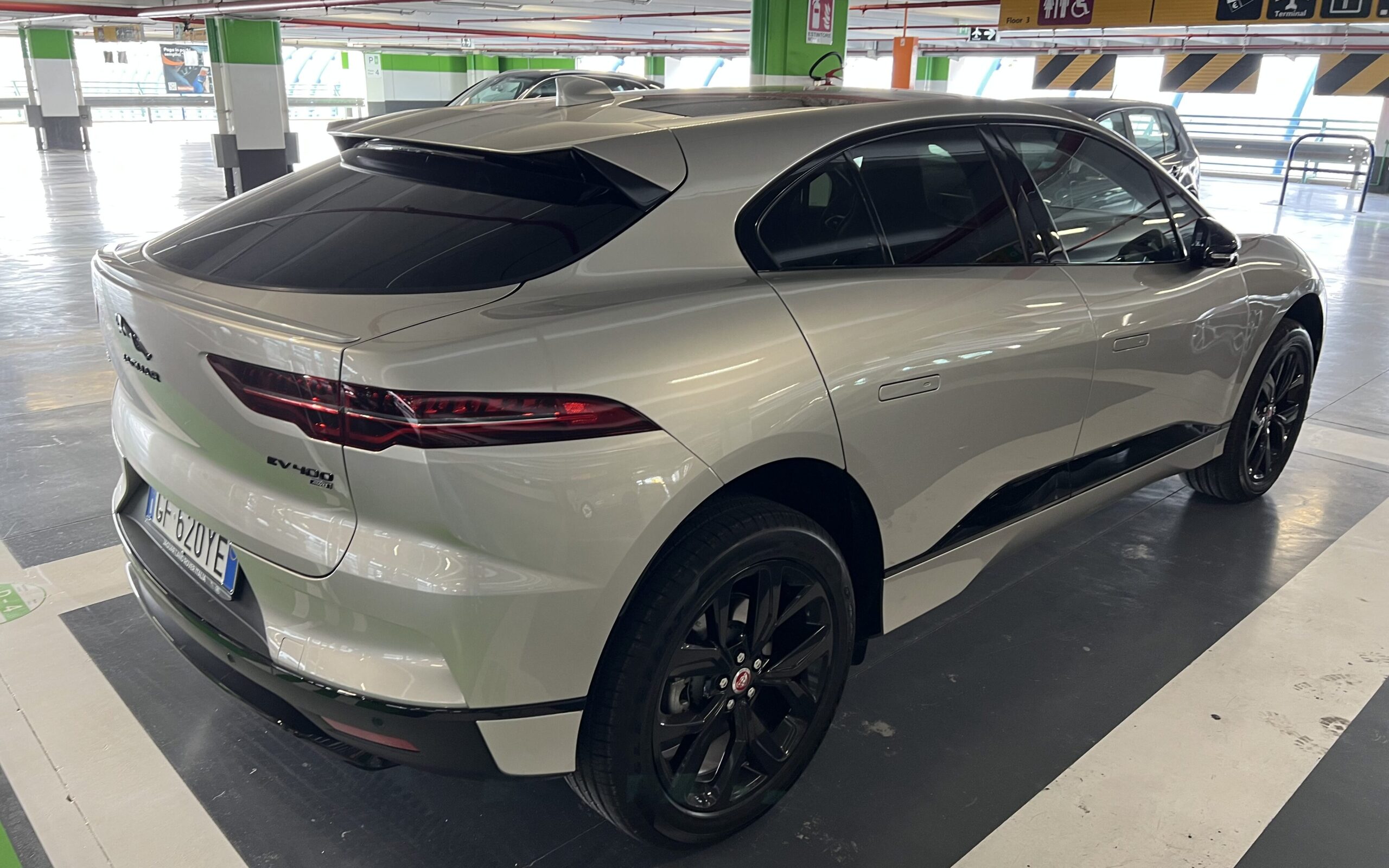 Jaguar I-Pace posteriore