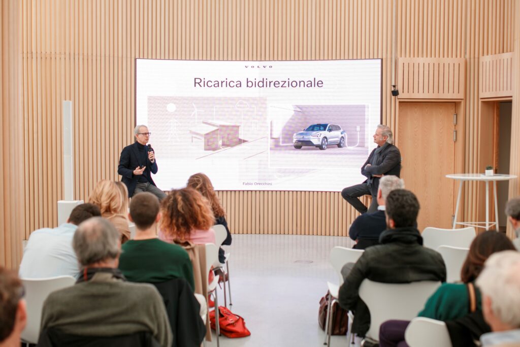 Volvo Studio Ricarica bidirezionale Orecchini Lonardi