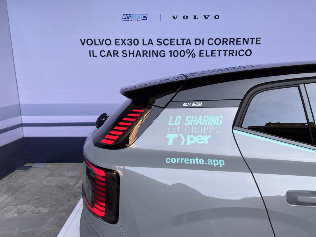 Volvo EX30 Corrente car-sharing