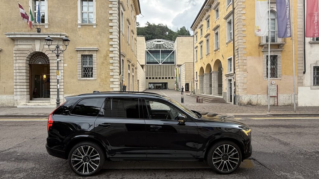 Volvo XC90 intera davanti Mart Rovereto